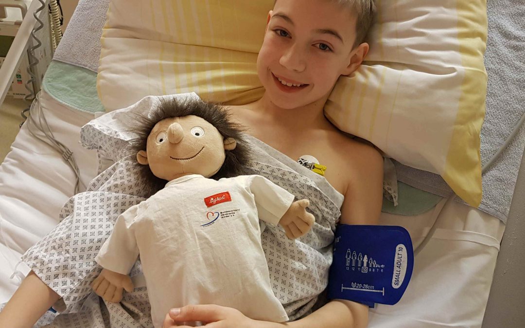 Mut-mach-Paket mit „Erwin“ begleitet auch größere Kinder ins Krankenhaus